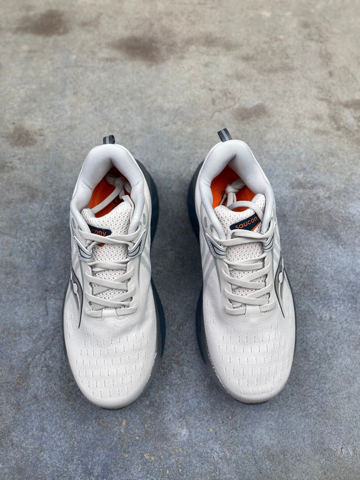 Saucony Triumph 22 Thick-Soled Casual Running Shoes