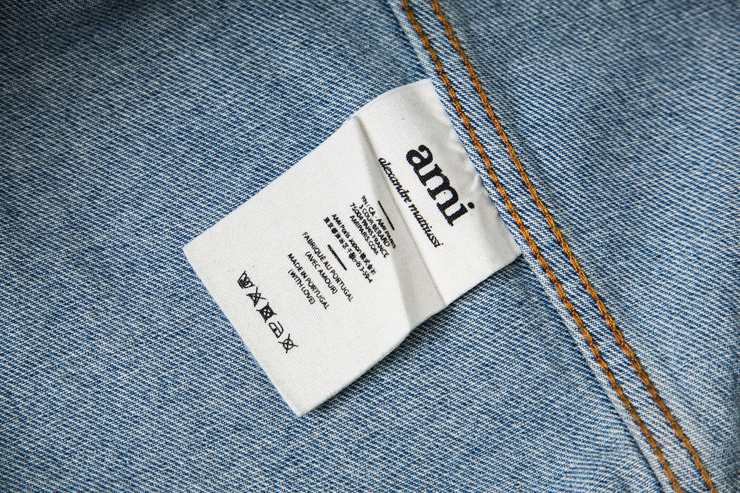 Ami Classic Heart Embroidered Cropped Denim Shirt 847