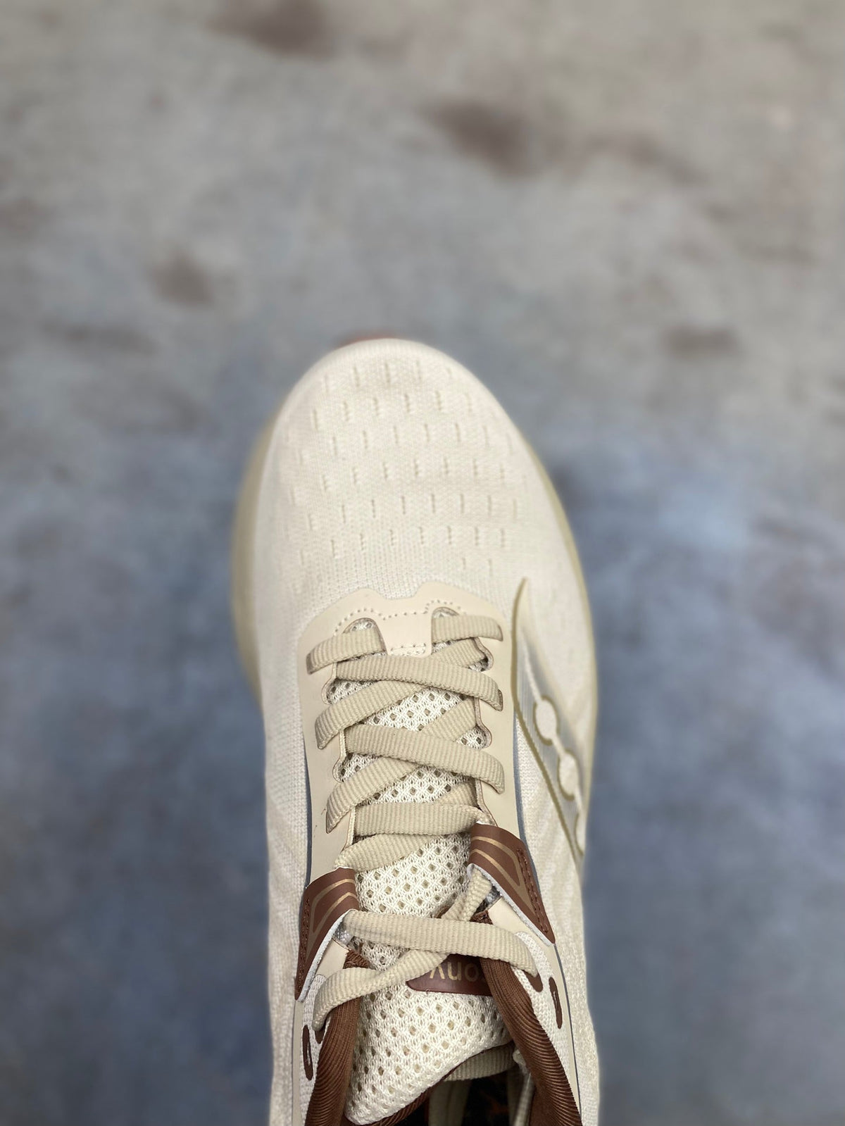 Saucony Triumph 22 Thick-Soled Casual Running Shoes