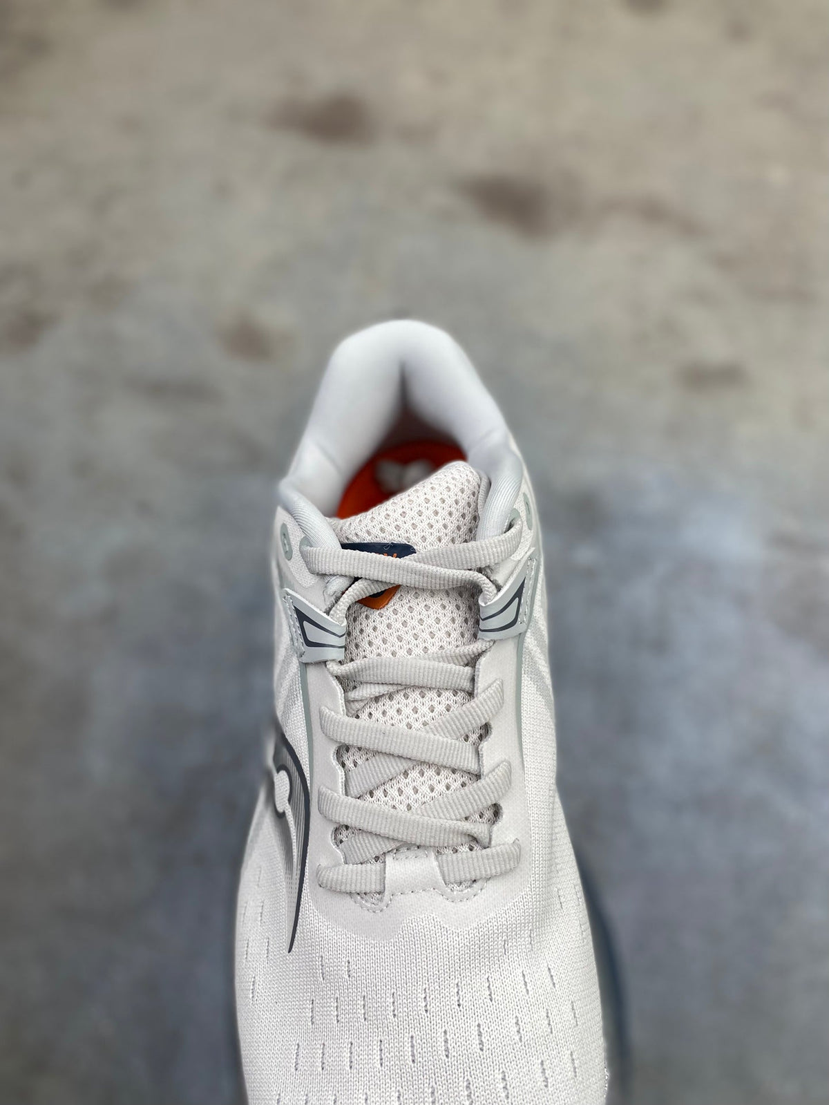 Saucony Triumph 22 Thick-Soled Casual Running Shoes
